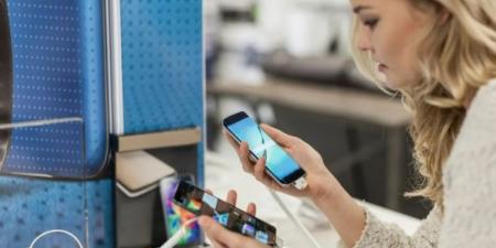 10 نصائح ذهبية قبل شراء هاتف جديد في 2025 - تليجراف الخليج