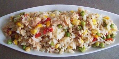 طريقة عمل سلطة الأرز المقرمش مع التونة والأفوكادو - تليجراف الخليج