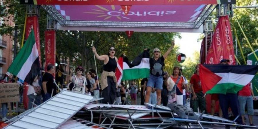 إلغاء المرحلة الأخيرة من سباق إسبانيا للدراجات بسبب تظاهرات رافضة للحرب على غزة - تليجراف الخليج