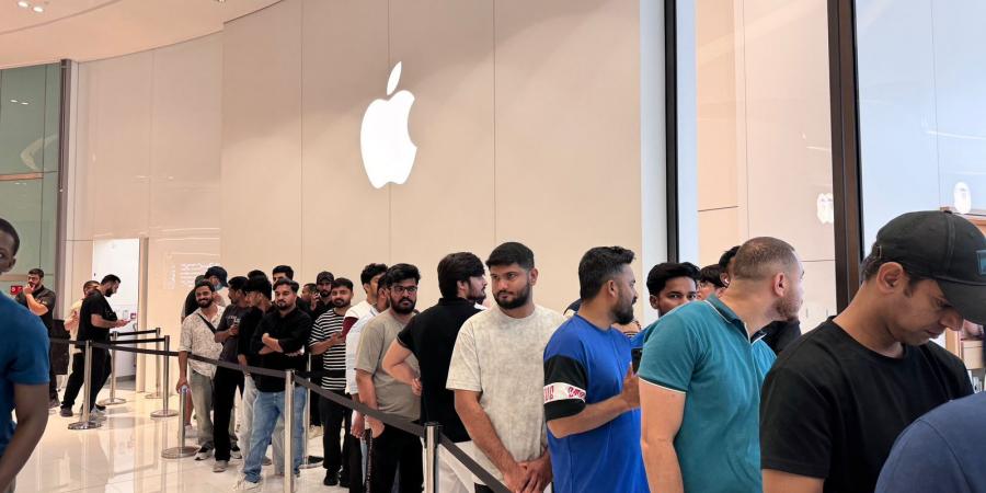 بدء تسليم هواتف "آيفون17" الجديدة في منافذ شركة "آبل" بالإمارات - تليجراف الخليج