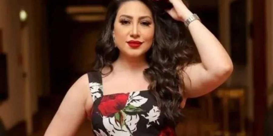 السلطات المصرية توقف المطربة بوسي بمطار القاهرة اليوم وتمنعها من السفر إلى دبي بسبب أحكام قضائية سابقة - تليجراف الخليج